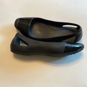 Crocs black flats